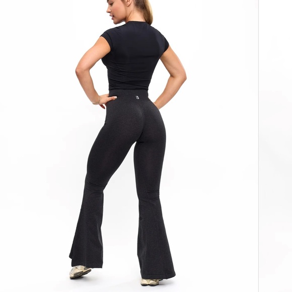 NWOT Buffbunny Seamless Flare legging - Picture 2 of 5